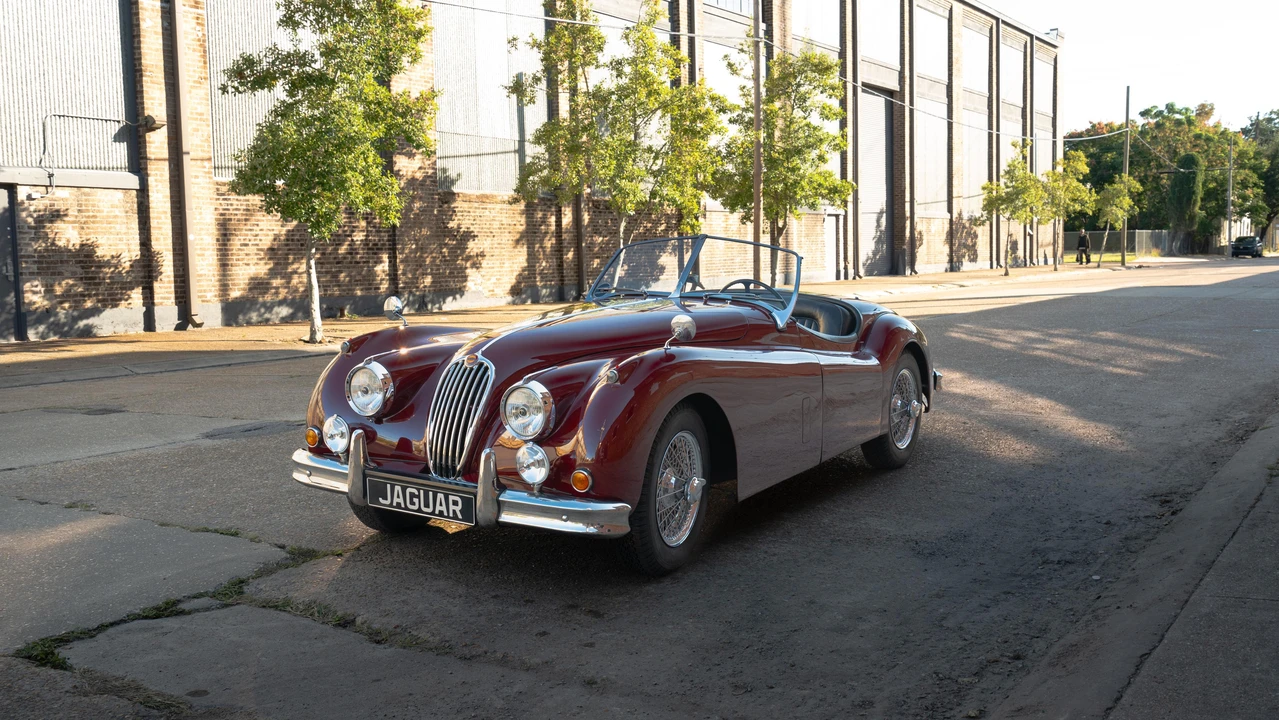 1957 Jaguar XK - Image 9 of 31