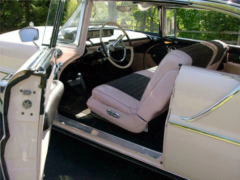 1957 Lincoln Premiere - Image 4 of 5