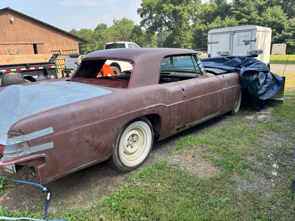 1957 Lincoln Continental - Image 2 of 26