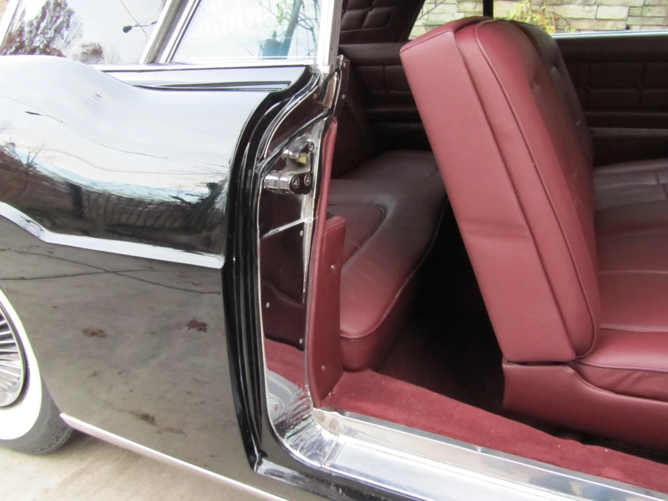 1957 Lincoln Continental - Image 12 of 21