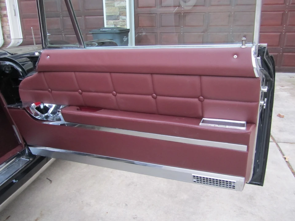 1957 Lincoln Continental - Image 10 of 21