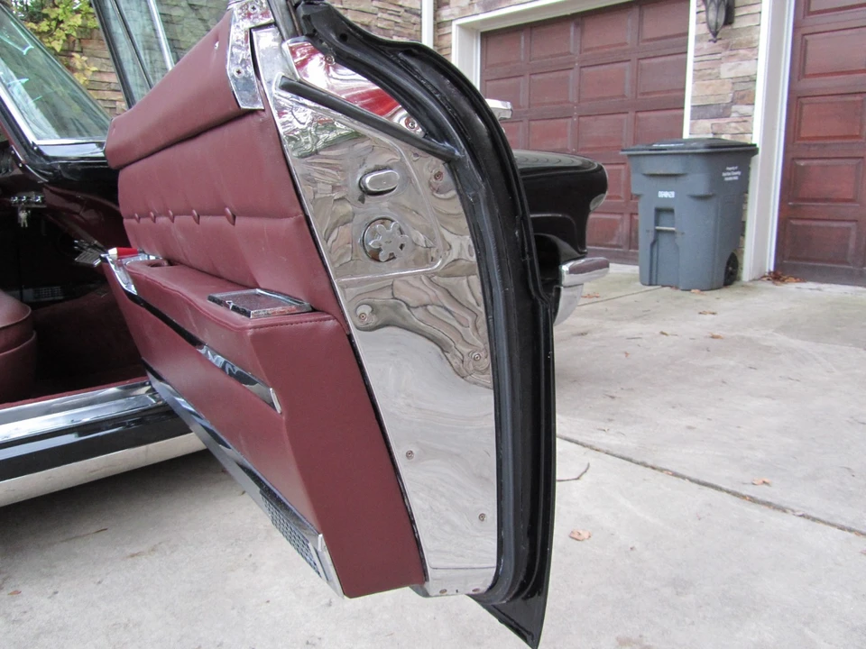 1957 Lincoln Continental - Image 11 of 21