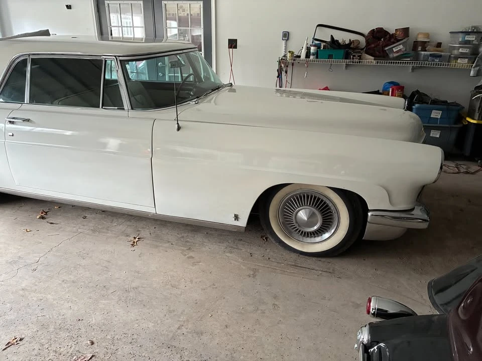 1957 Lincoln Continental - Image 4 of 19