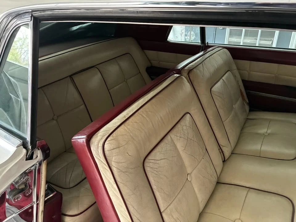 1957 Lincoln Continental - Image 12 of 19