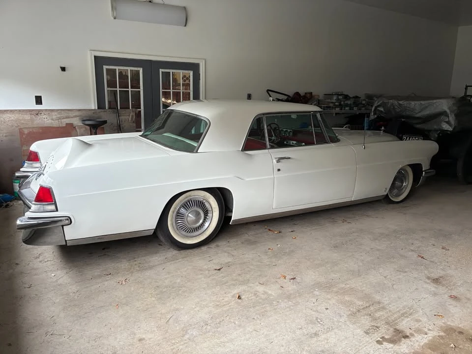 1957 Lincoln Continental - Image 2 of 19