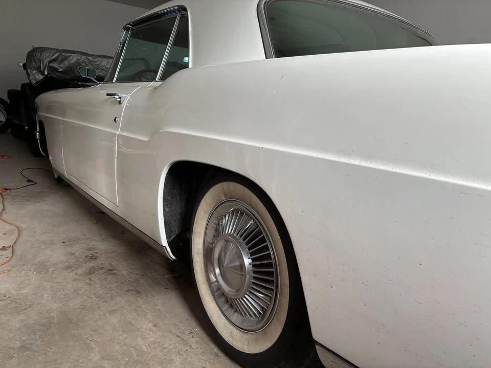 1957 Lincoln Continental - Image 5 of 19