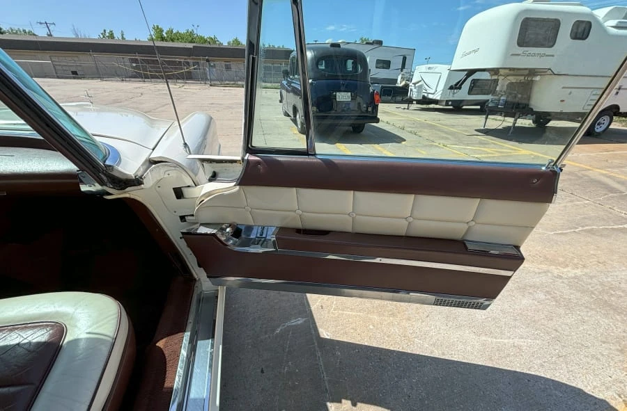 1957 Lincoln Continental Mark II - Image 12 of 17