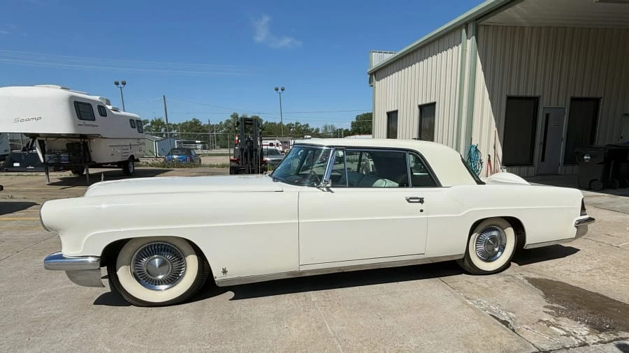 1957 Lincoln Continental Mark II - Image 5 of 17