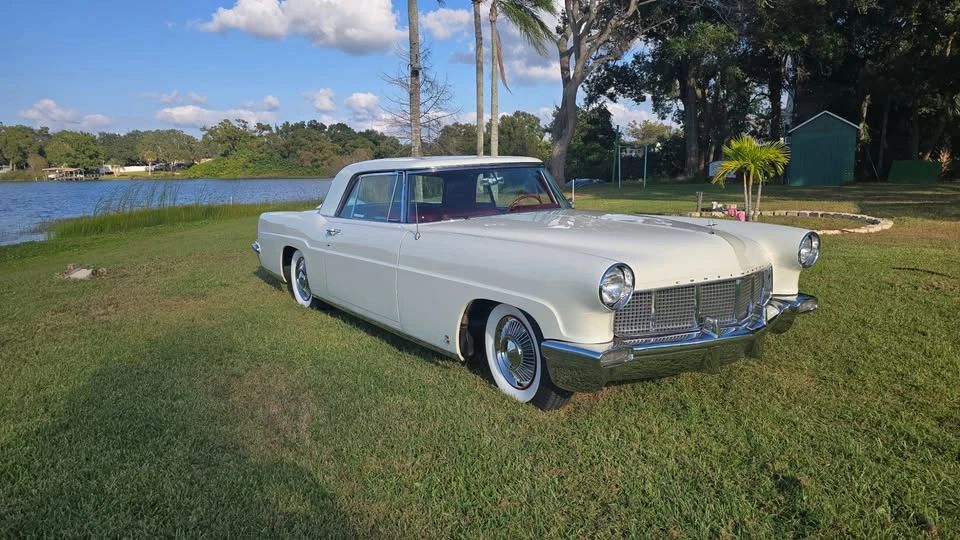1957 Lincoln Continental Mark II - Image 7 of 10