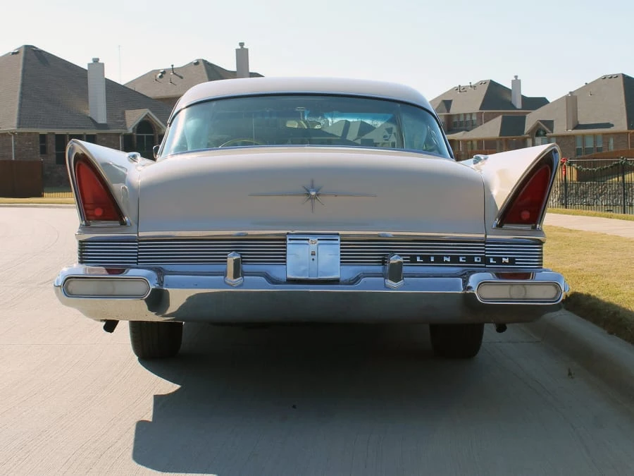 1957 Lincoln Premiere - Image 3 of 8