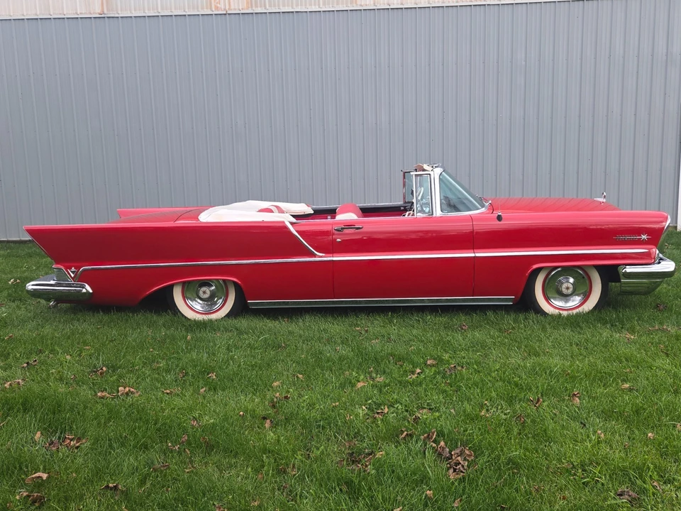 1957 Lincoln Premiere - Image 8 of 21