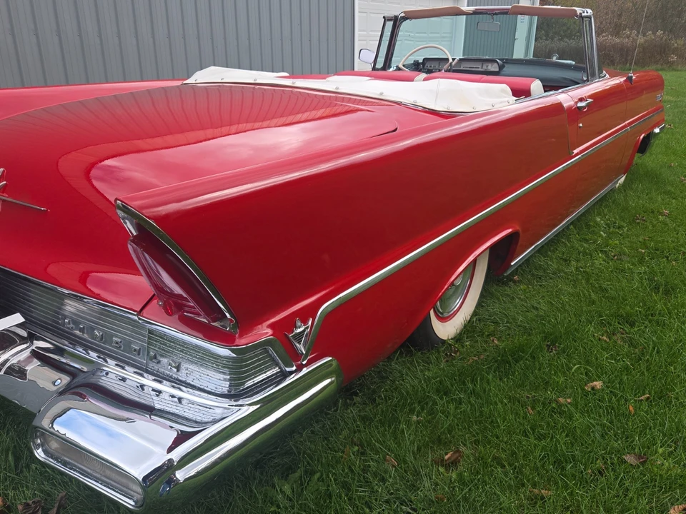 1957 Lincoln Premiere - Image 7 of 21