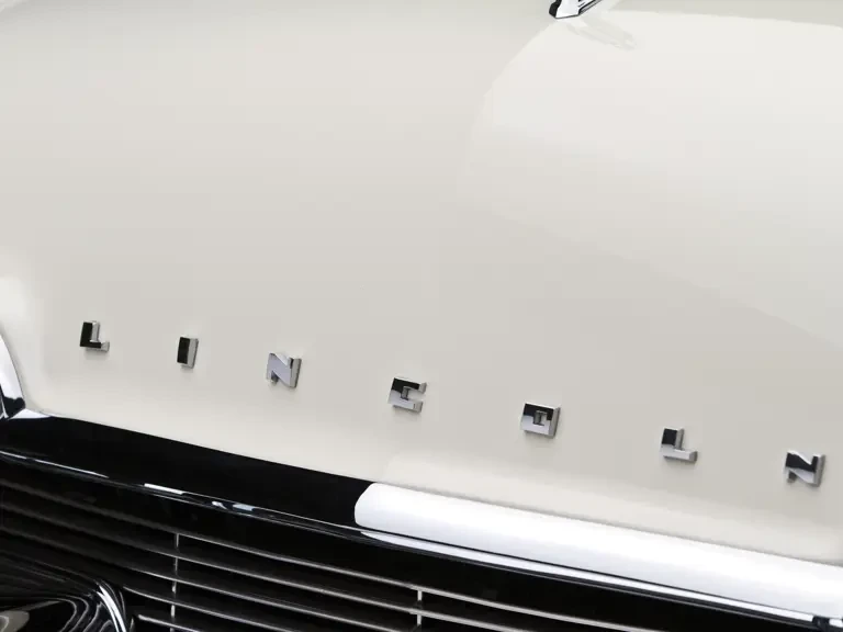 1957 Lincoln Premiere - Image 9 of 25