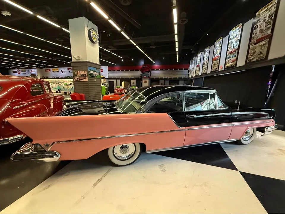 1957 Lincoln Premiere - Image 7 of 20