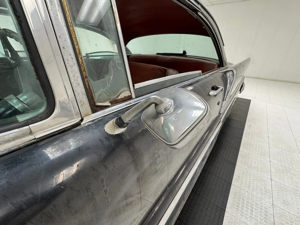 1957 Lincoln Premiere - Image 8 of 31
