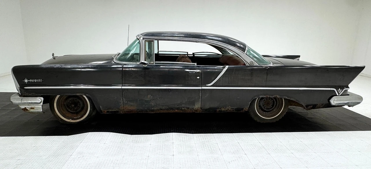1957 Lincoln Premiere - Image 2 of 31