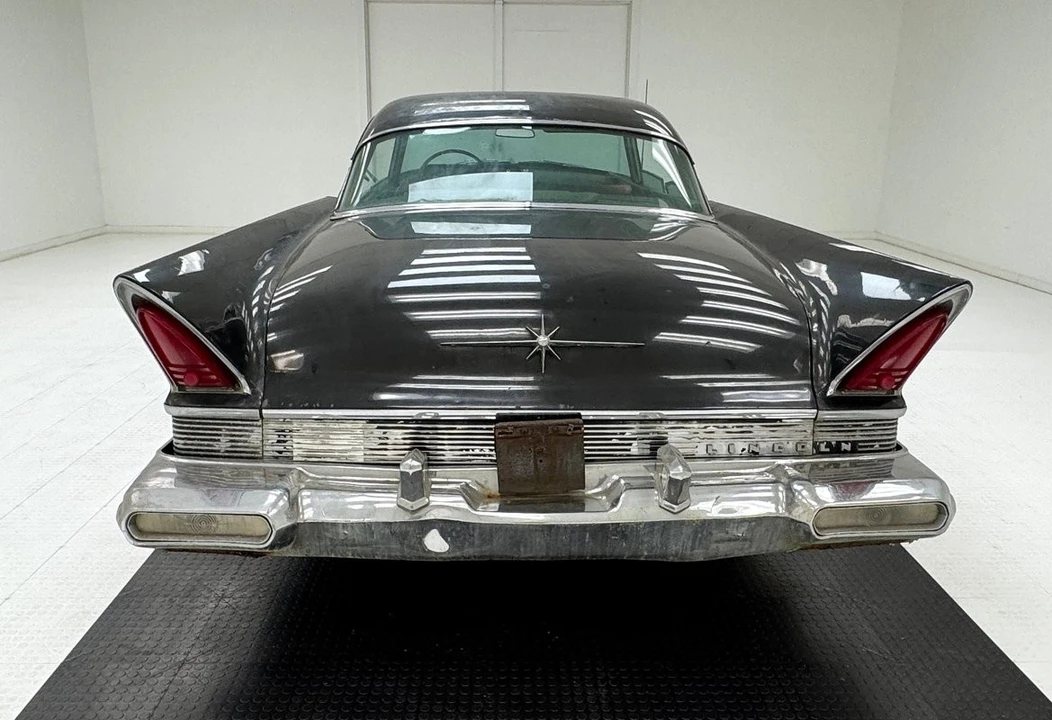 1957 Lincoln Premiere - Image 3 of 31