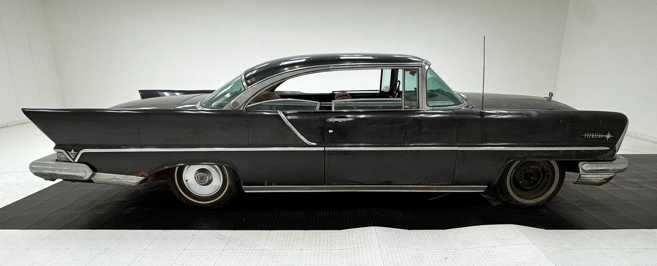1957 Lincoln Premiere - Image 4 of 31