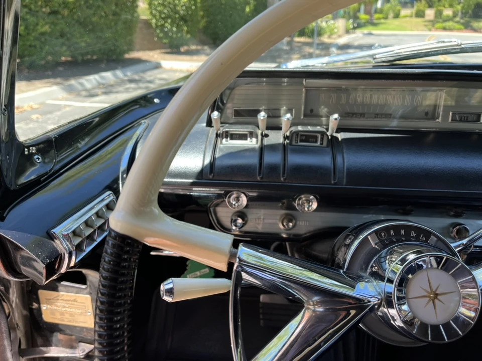 1957 Lincoln Premiere - Image 22 of 31