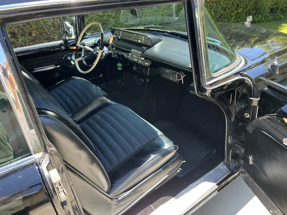 1957 Lincoln Premiere - Image 26 of 31
