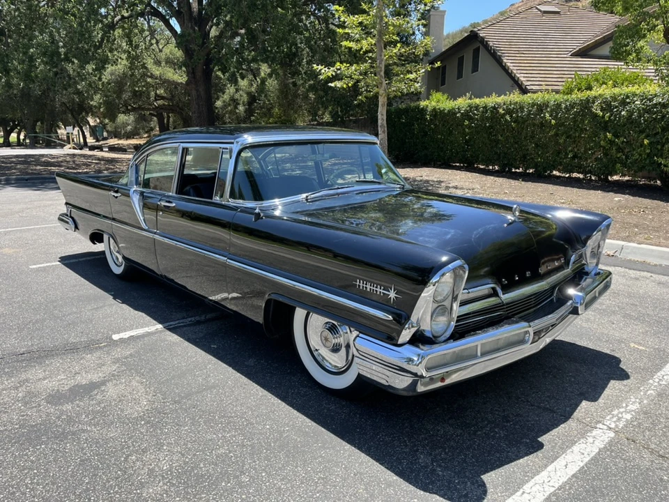 1957 Lincoln Premiere - Image 9 of 31