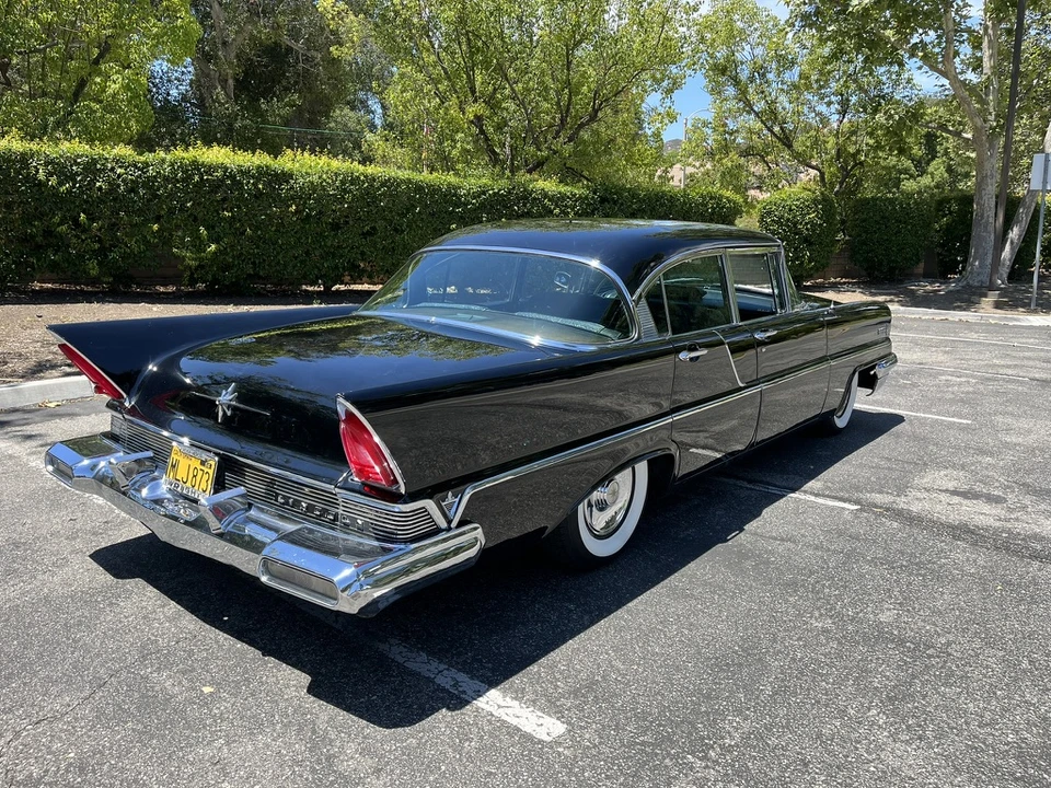 1957 Lincoln Premiere - Image 8 of 31