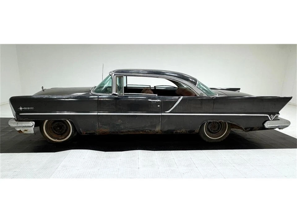 1957 Lincoln Premiere - Image 2 of 31