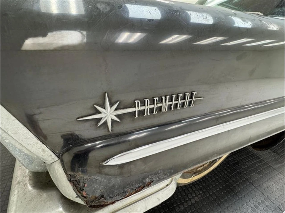 1957 Lincoln Premiere - Image 12 of 31