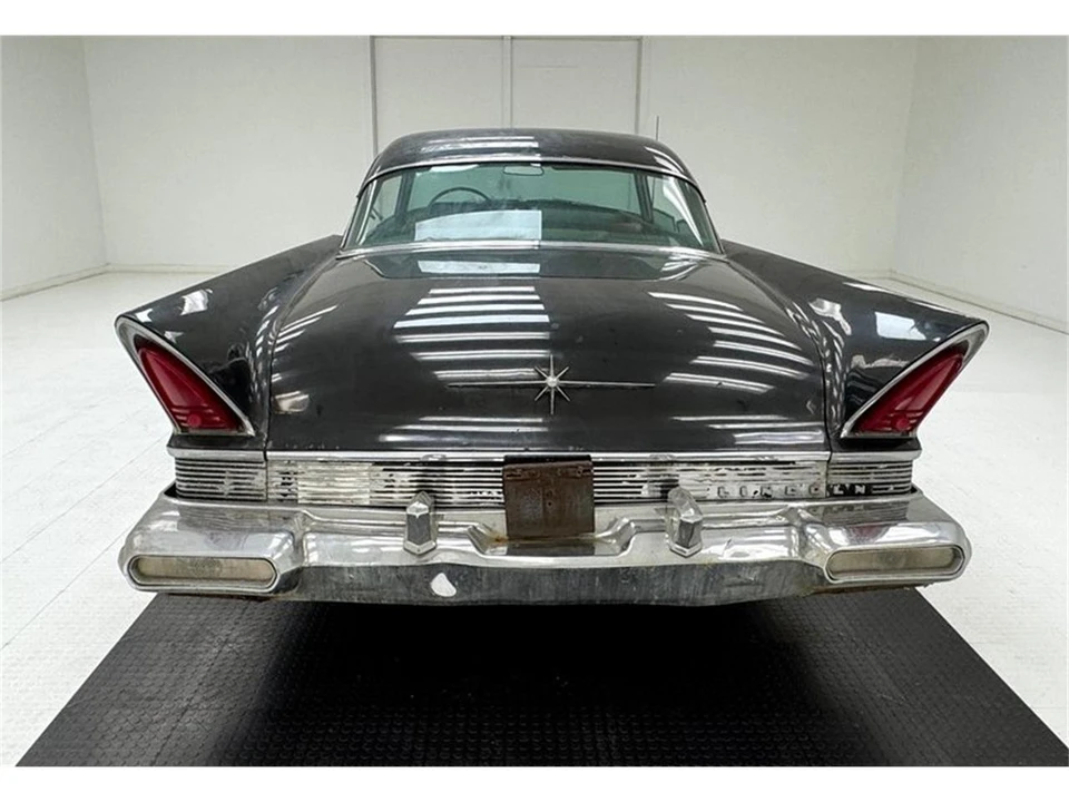 1957 Lincoln Premiere - Image 4 of 31