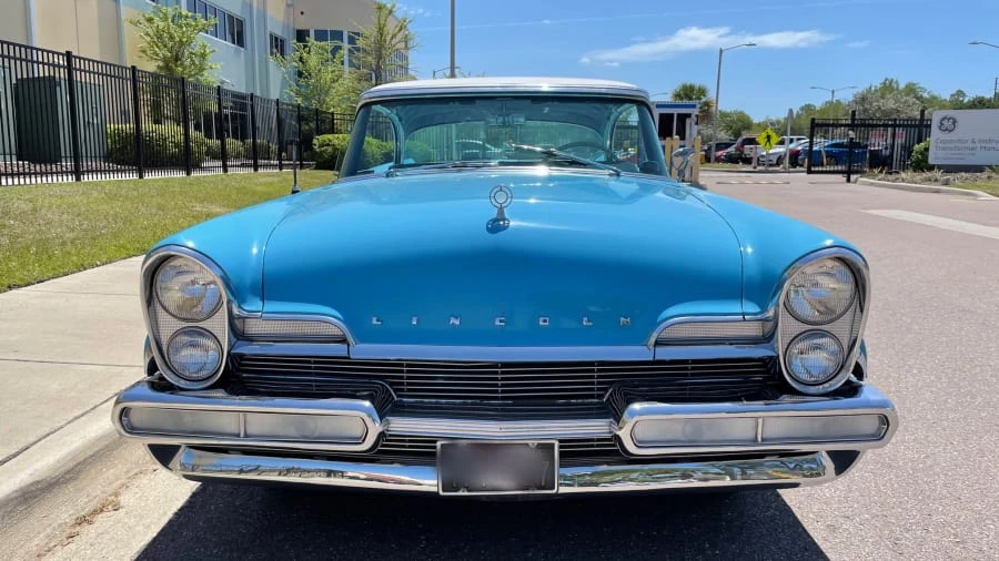 1957 Lincoln Premiere - Image 4 of 6