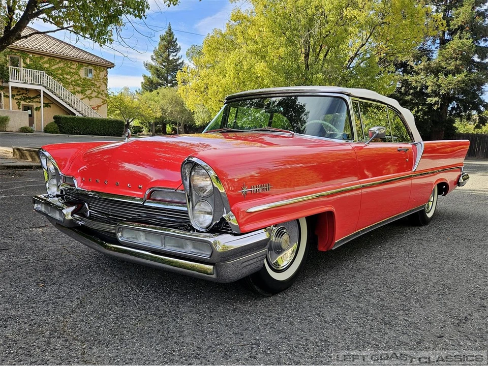 1957 Lincoln Premiere - Image 2 of 31