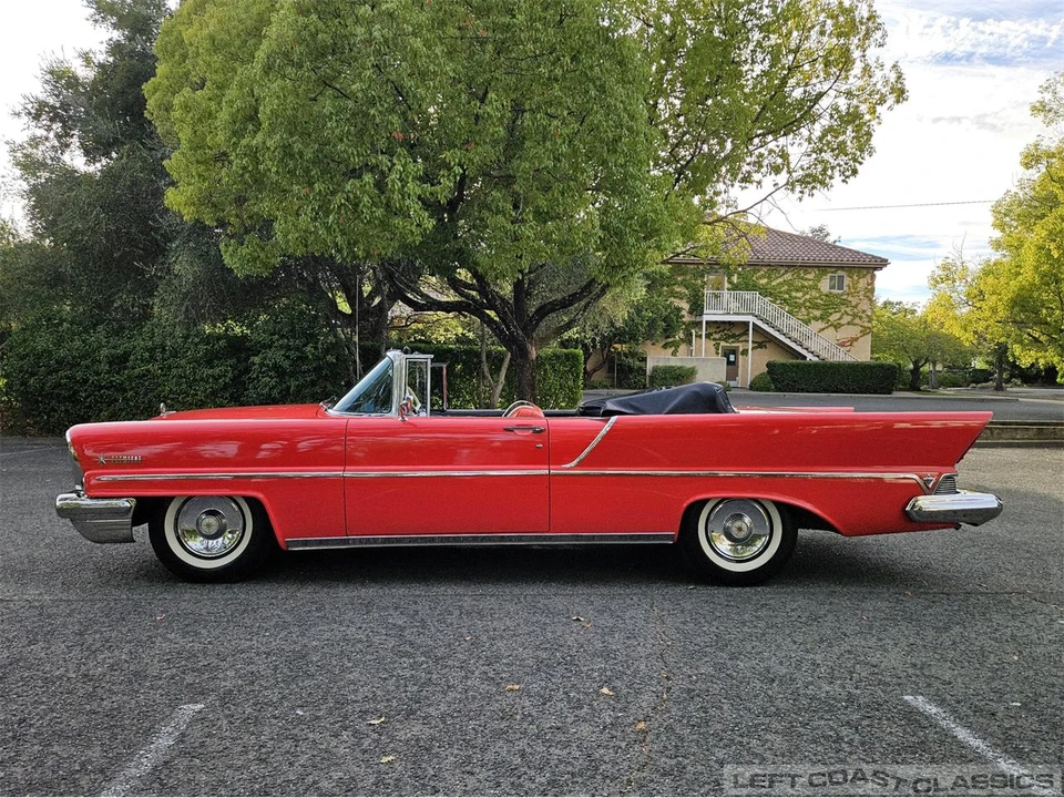 1957 Lincoln Premiere - Image 3 of 31