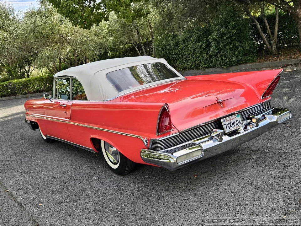 1957 Lincoln Premiere - Image 7 of 31