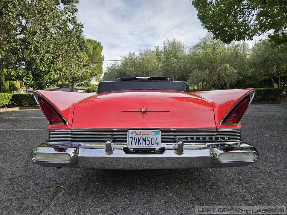 1957 Lincoln Premiere - Image 8 of 31