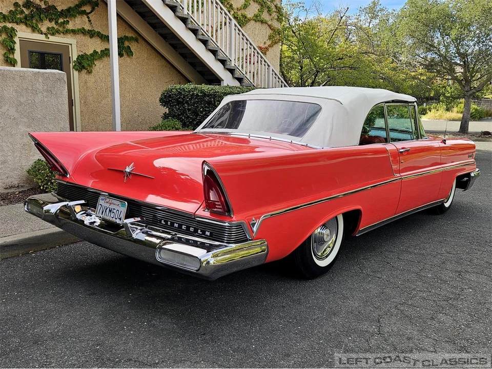 1957 Lincoln Premiere - Image 10 of 31