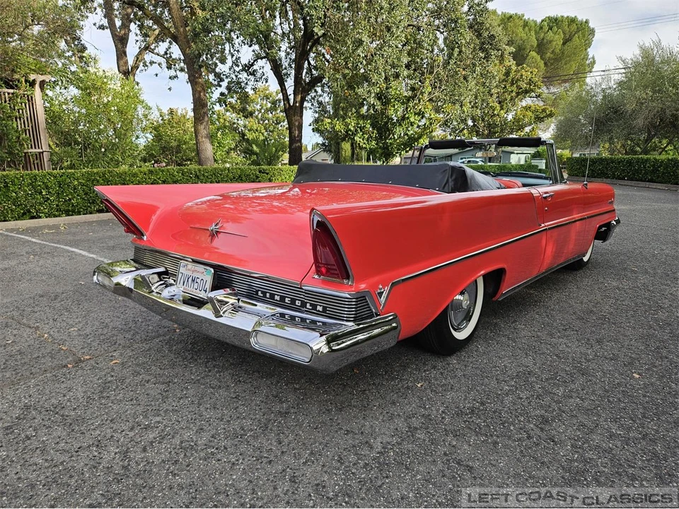 1957 Lincoln Premiere - Image 11 of 31