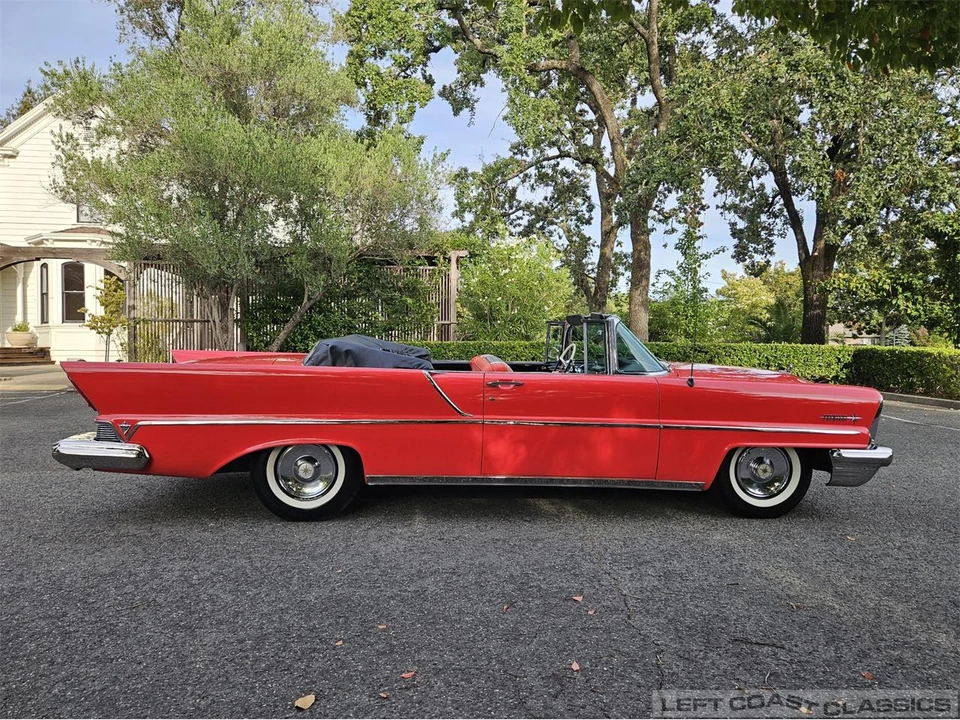 1957 Lincoln Premiere - Image 12 of 31