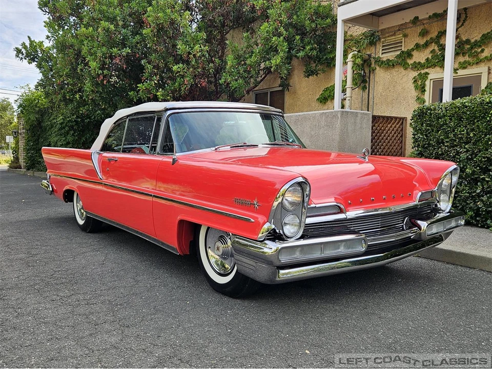 1957 Lincoln Premiere - Image 13 of 31