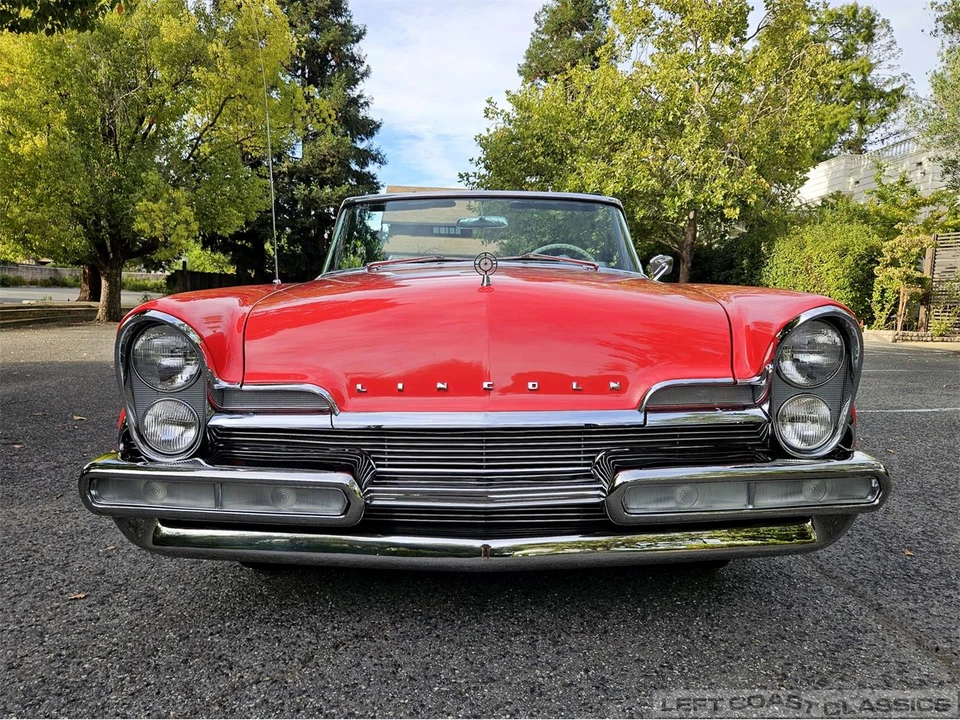 1957 Lincoln Premiere - Image 16 of 31