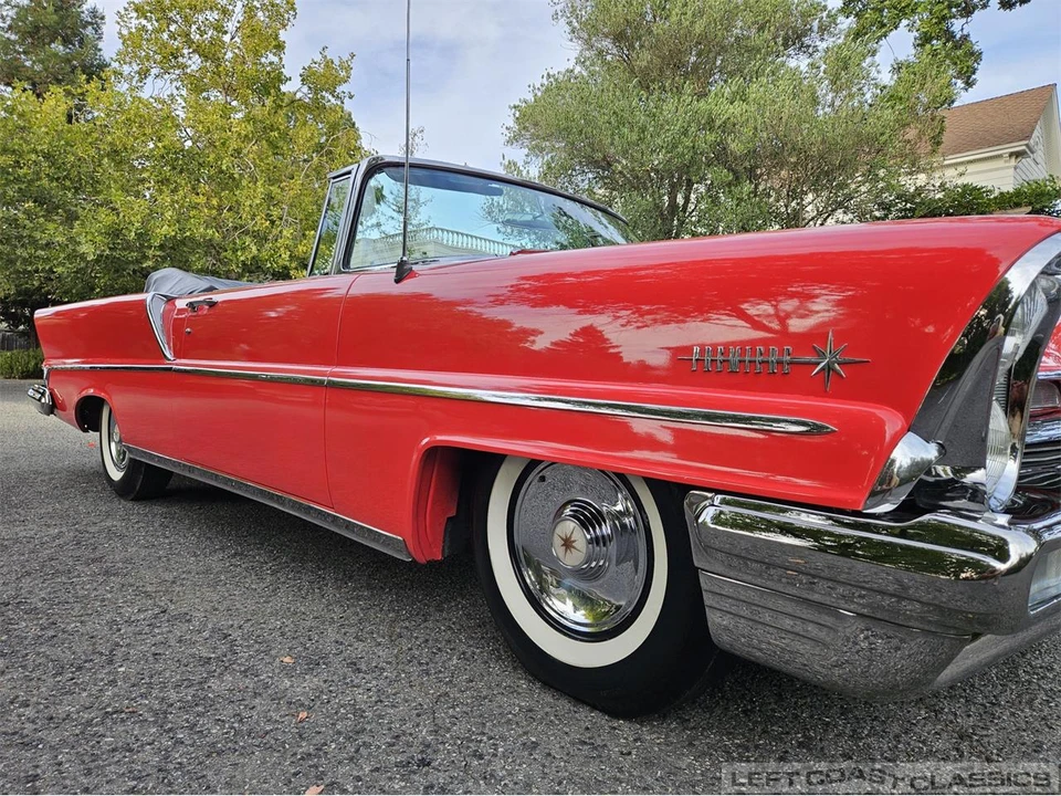 1957 Lincoln Premiere - Image 30 of 31