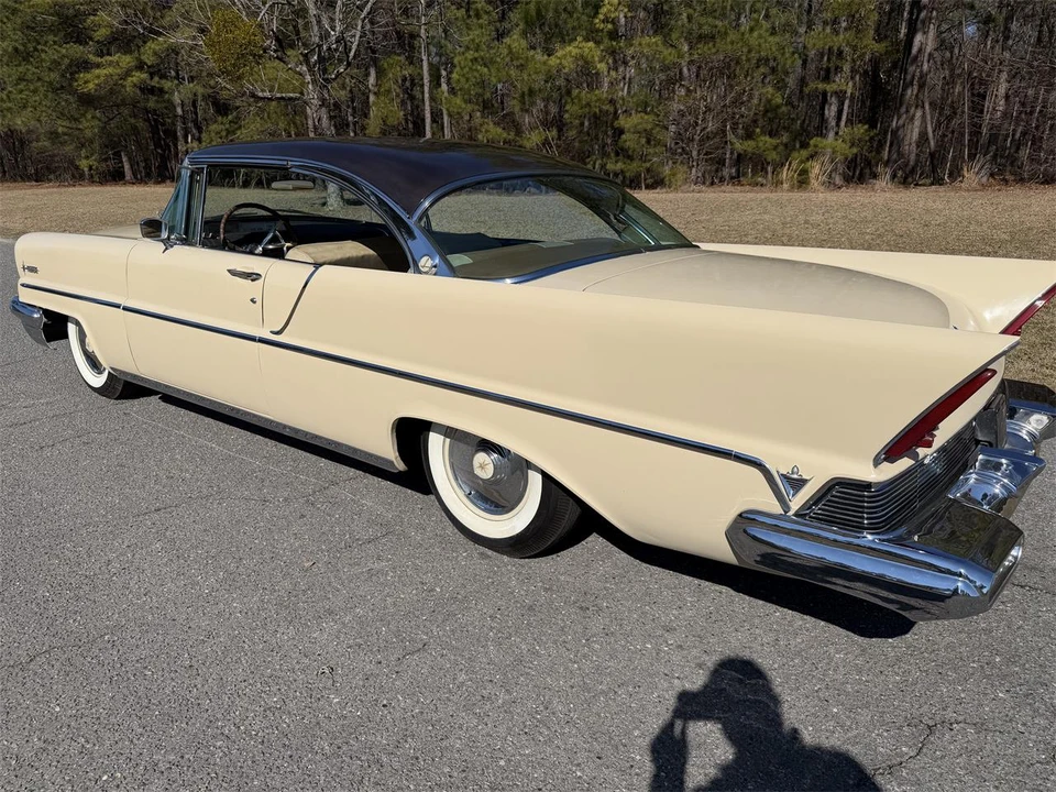 1957 Lincoln Premiere - Image 5 of 12