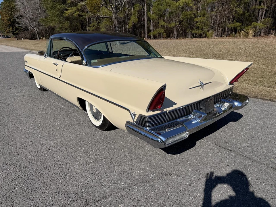 1957 Lincoln Premiere - Image 6 of 12