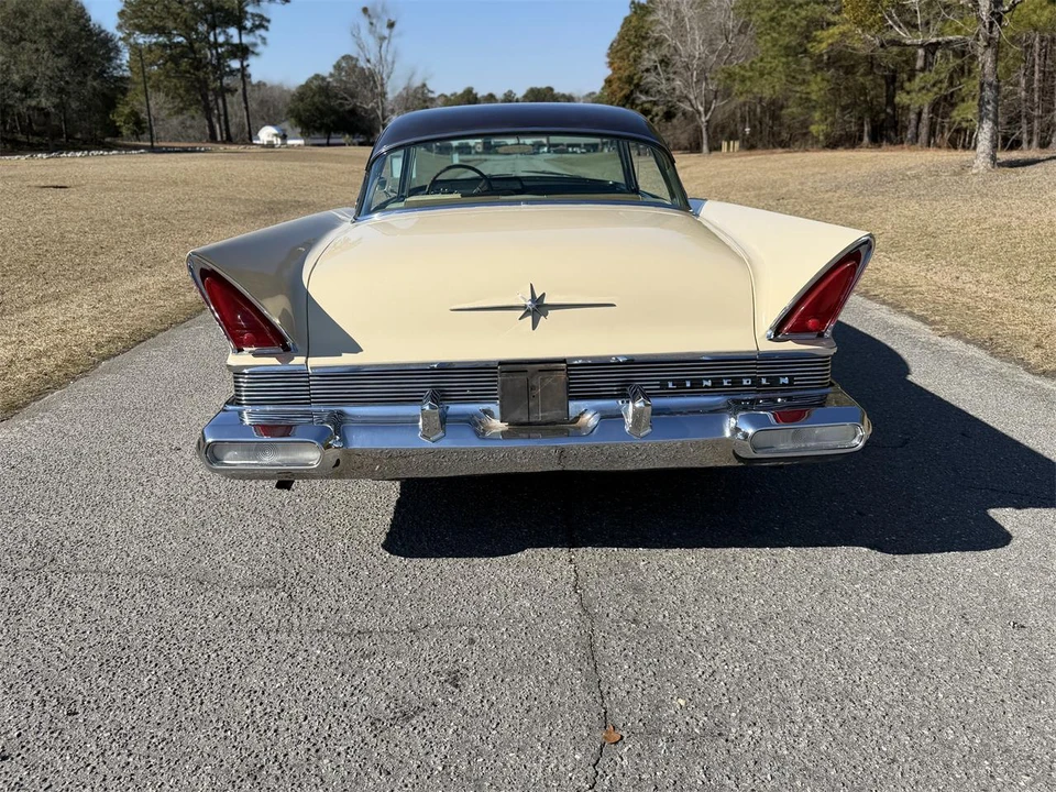 1957 Lincoln Premiere - Image 7 of 12