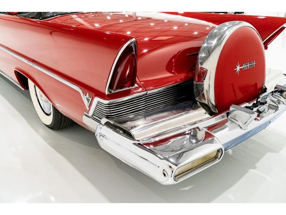 1957 Lincoln Premiere - Image 5 of 31