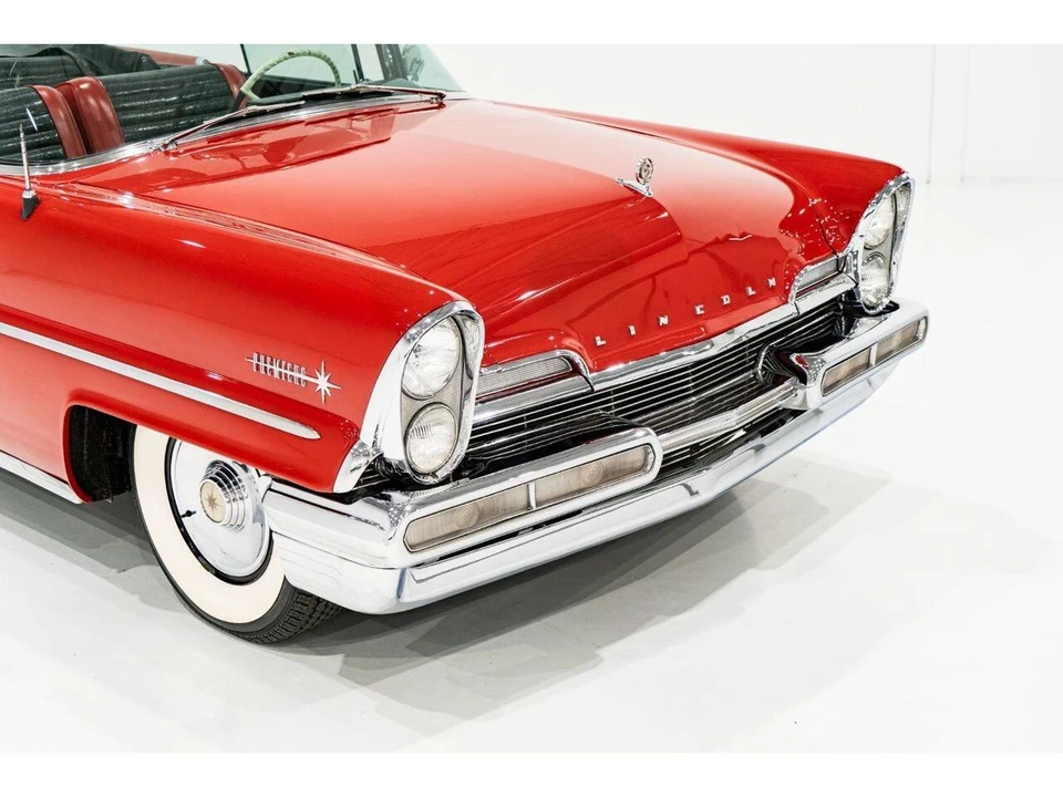 1957 Lincoln Premiere - Image 25 of 31