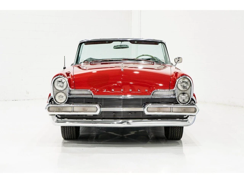 1957 Lincoln Premiere - Image 2 of 31