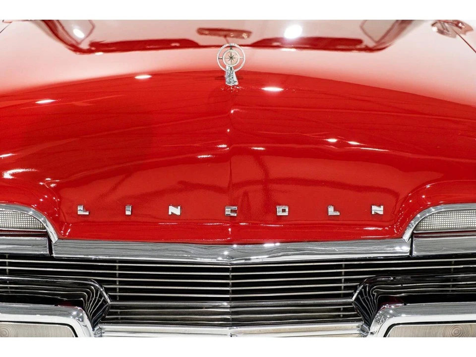 1957 Lincoln Premiere - Image 28 of 31