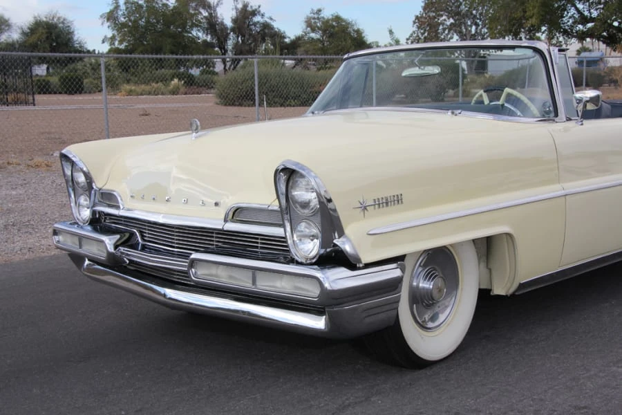 1957 Lincoln Premiere - Image 8 of 11