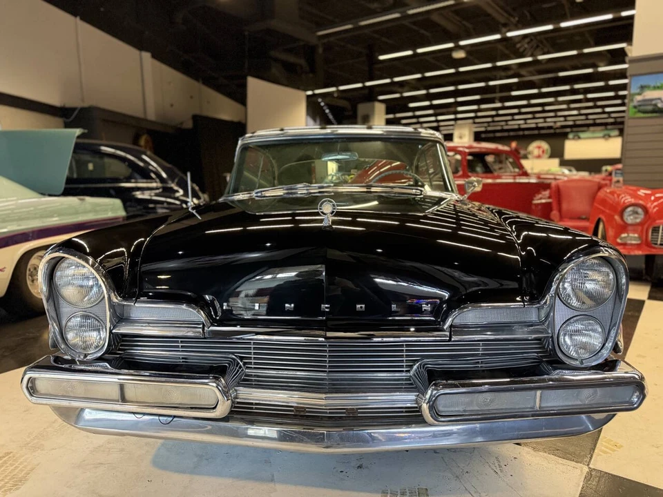 1957 Lincoln Capri - Image 11 of 21