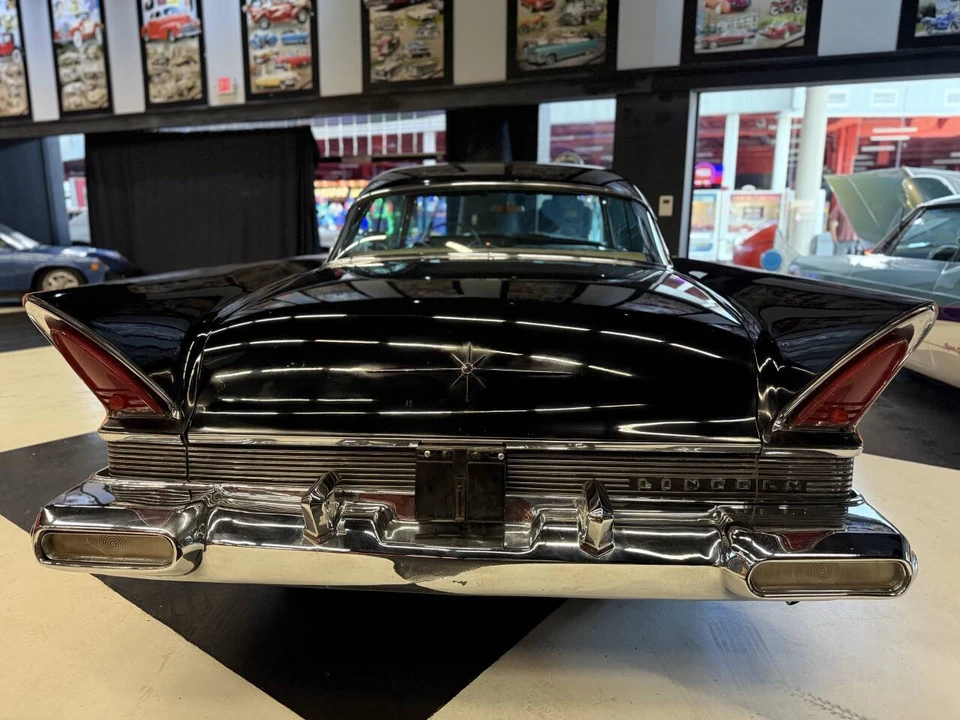 1957 Lincoln Capri - Image 8 of 21